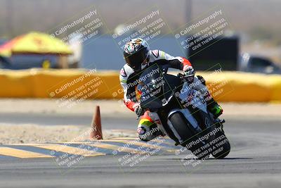 media/Mar-28-2022-Superbike Trackdays (Mon) [[b8603d0f67]]/Novice Group (1130am-12pm)/Turn 2/